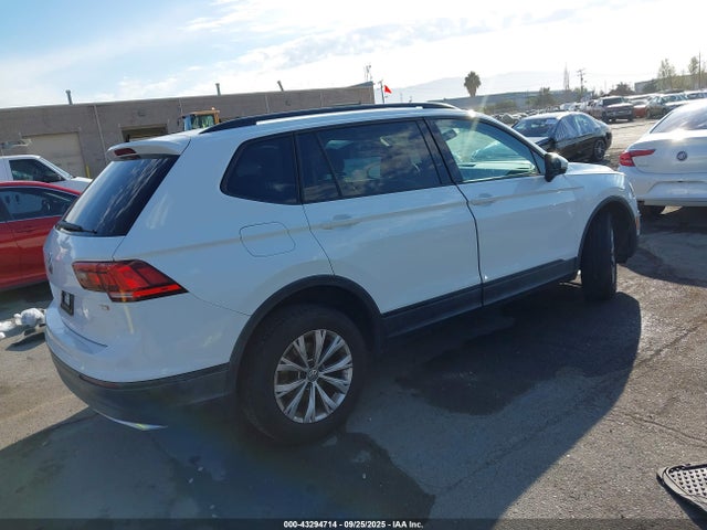 3VV1B7AX1JM198588 Volkswagen Tiguan 2.0t S