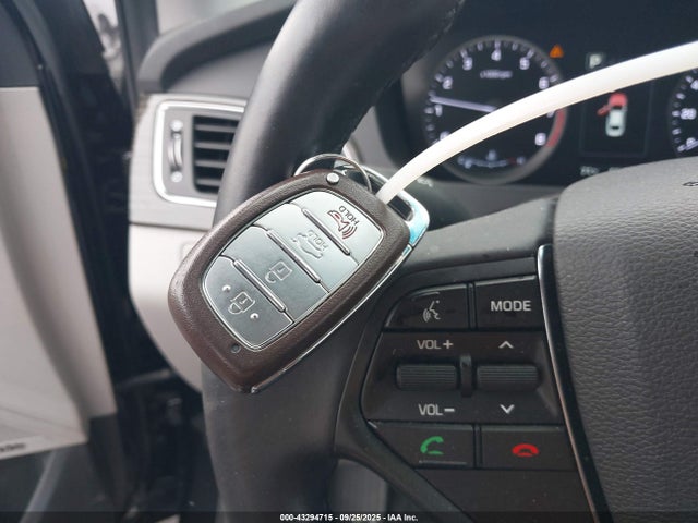 5NPE34AF7HH584046 Hyundai 2017
