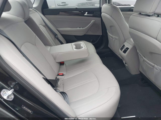 5NPE34AF7HH584046 Hyundai 2017