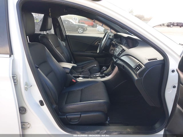 1HGCR2F55HA063698 Honda k24w1