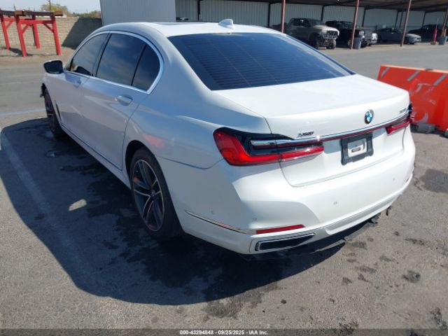 2021 BMW 7 SERIES WBA7U2C0XMCF54323 Photo 2
