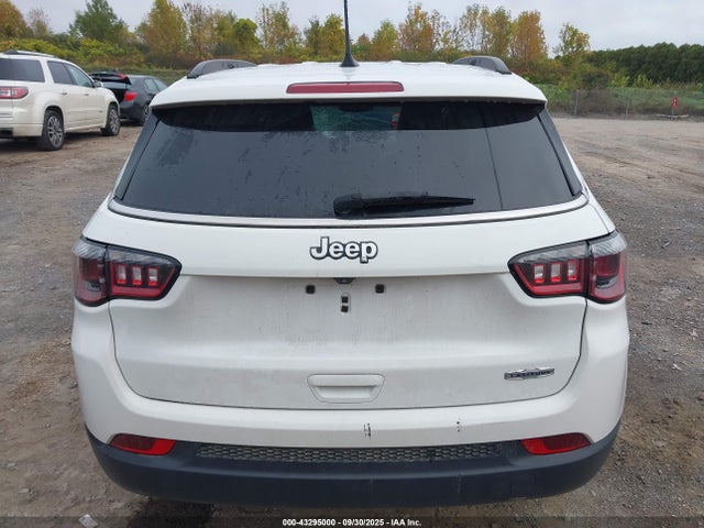 2022 Jeep Compass Latitude Fwd მანქანა იყიდება აუქციონზე, vin: 3C4NJCBB3NT103359, აუქციონის ნომერი: 43295000