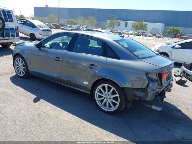 2016 AUDI A3 WAUB8GFF2G1061079 Photo 2