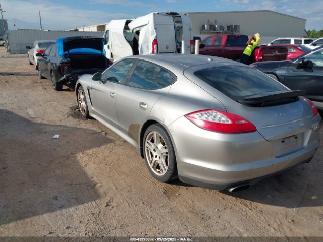 2011 PORSCHE PANAMERA WP0AA2A73BL011438 Photo 2