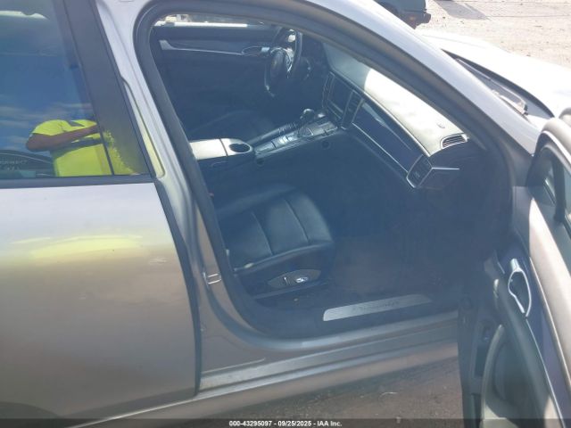 2011 PORSCHE PANAMERA WP0AA2A73BL011438 Photo 4
