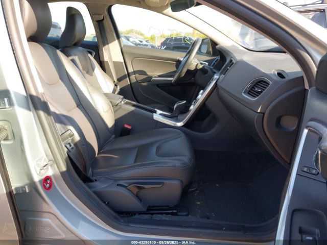 2017 VOLVO S60 YV126MFL7H2421739 Photo 4