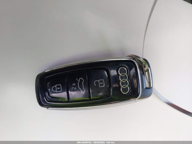 2019 AUDI A6 WAUL2AF21KN108779 Photo 10