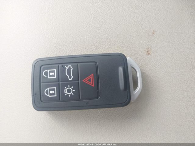 2016 VOLVO XC70 YV4612NK2G1259569 Photo 10