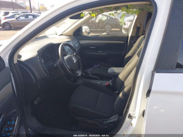 2016 MITSUBISHI OUTLANDER JA4AD2A30GZ000139 Photo 4