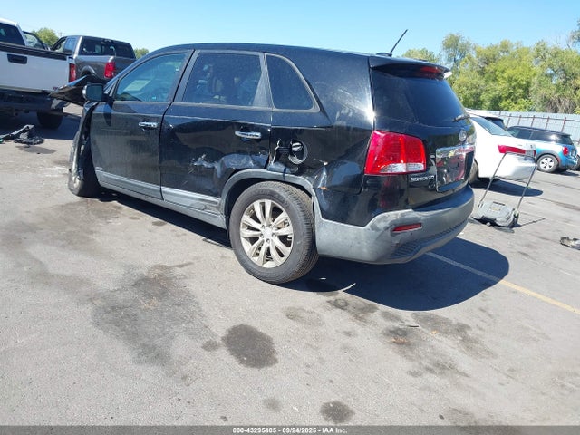 2011 KIA SORENTO 5XYKUDA20BG004034 Photo 2