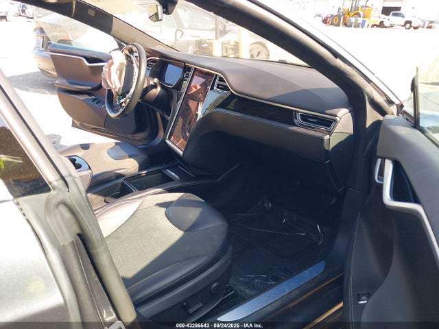 2016 TESLA MODEL S 5YJSA1E19GF151606 Photo 4