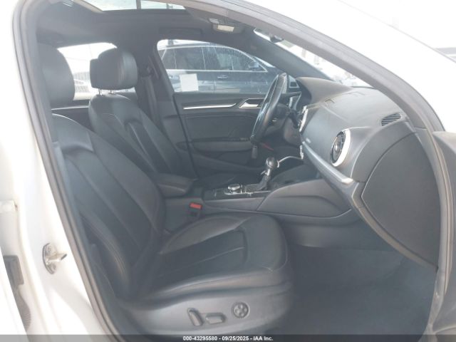 2018 AUDI A3 WAUJ8GFF4J1075570 Photo 4