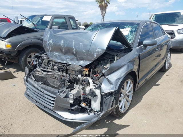 Audi A3 2015 WAUEFGFF9F1136099 Image 2