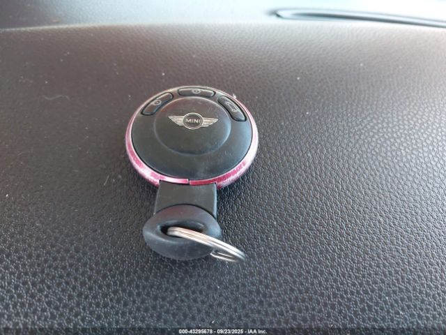 2010 MINI COOPER S WMWMF7C59ATZ69180 Photo 10