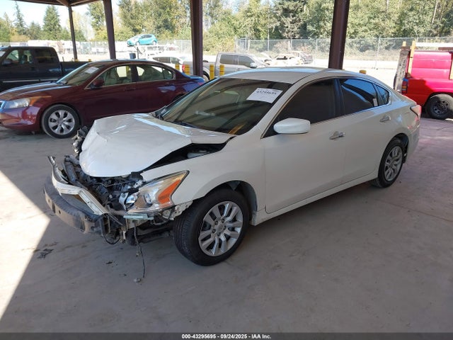 Nissan Altima 2015 1N4AL3AP9FC210974 Image 2