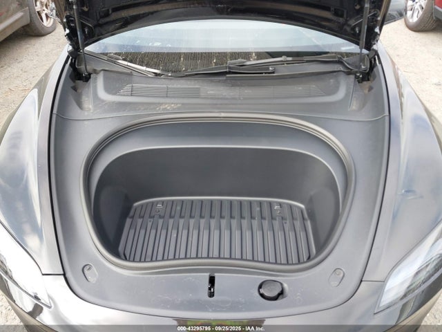 Tesla 2025 2025 5YJ3E1EA3SF028952 Image 10