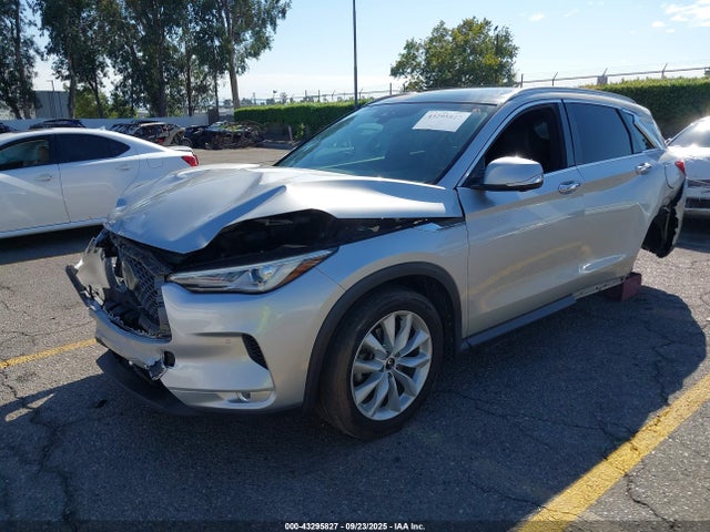 Infiniti 2019 2019 3PCAJ5M19KF116139 Image 2