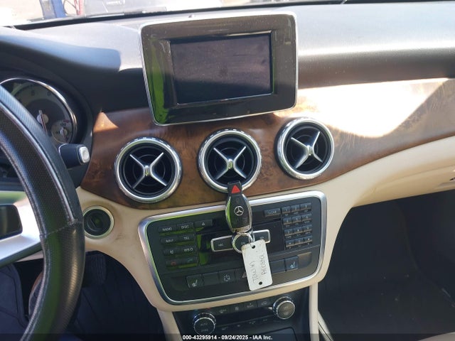 Mercedes-Benz GLA 250 2015 WDCTG4EB8FJ132964 Image 43