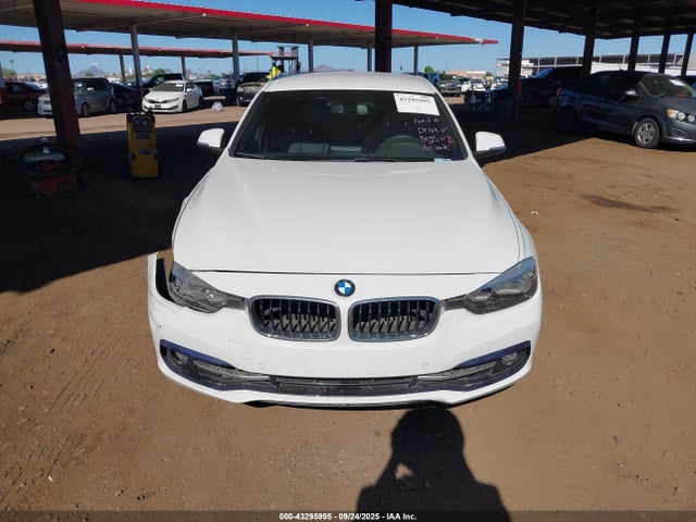 WBA8B9G33HNU56149 BMW 2017