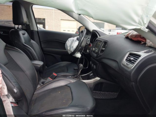 2018 JEEP COMPASS 3C4NJCBB7JT469190 Photo 4