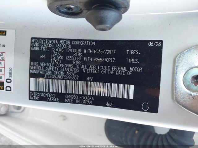 2023 TOYOTA 4RUNNER JTEEU5JR0P5295307 Photo 8