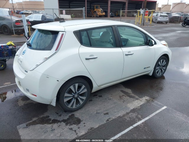 Nissan 2015 2015 1N4AZ0CP0FC334447 Image 4
