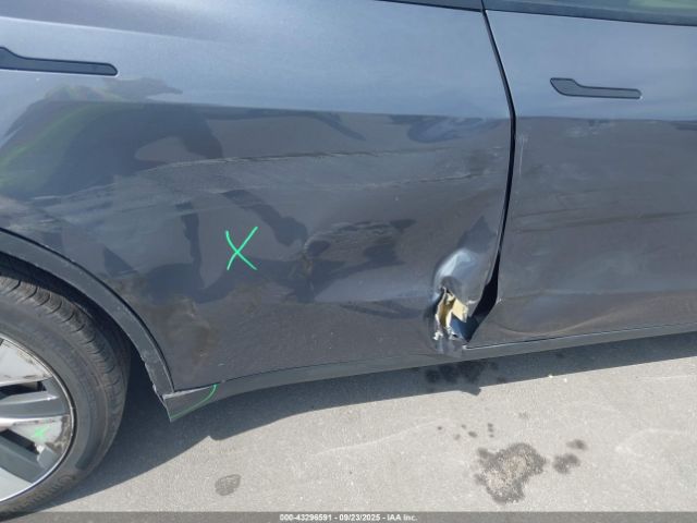 2023 TESLA MODEL Y 7SAYGDEE8PF786011 Photo 5