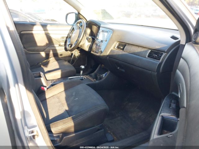 2016 MITSUBISHI OUTLANDER JA4AD3A37GZ050106 Photo 4