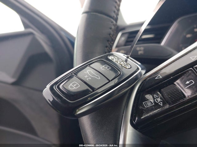 2019 AUDI E-TRON WA1VAAGE5KB021678 Photo 10