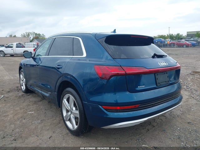 2019 AUDI E-TRON WA1VAAGE5KB021678 Photo 2