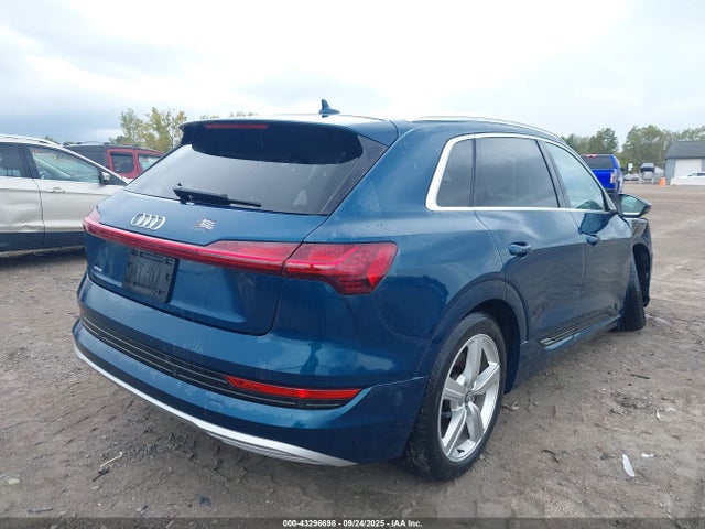 2019 AUDI E-TRON WA1VAAGE5KB021678 Photo 3