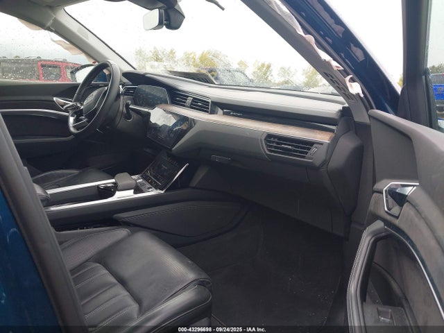 2019 AUDI E-TRON WA1VAAGE5KB021678 Photo 4
