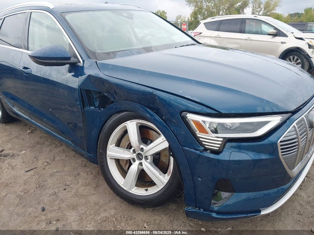 2019 AUDI E-TRON WA1VAAGE5KB021678 Photo 5