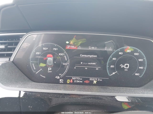 2019 AUDI E-TRON WA1VAAGE5KB021678 Photo 6