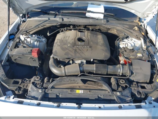 2017 JAGUAR XE SAJAE4BG7HA964092 Photo 9