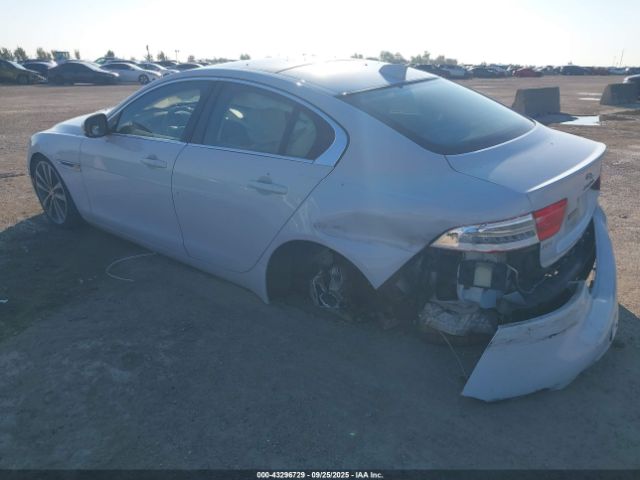 2017 JAGUAR XE SAJAE4BG7HA964092 Photo 2