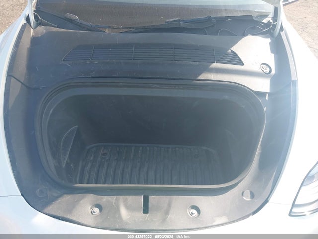 2024 TESLA MODEL Y 7SAYGDED1RF047637 Photo 9