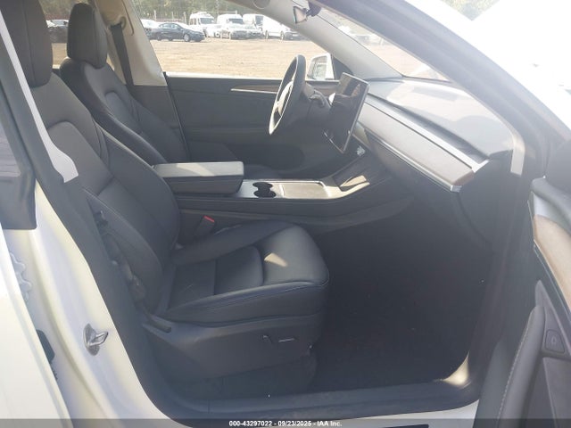 2024 TESLA MODEL Y 7SAYGDED1RF047637 Photo 4