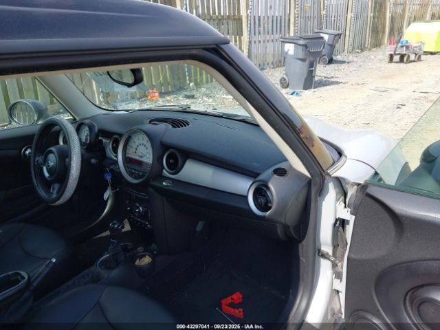 2013 MINI CLUBMAN WMWZF3C59DT491510 Photo 4