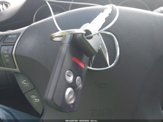 2010 ACURA RL JH4KB2F61AC001618 Photo 10