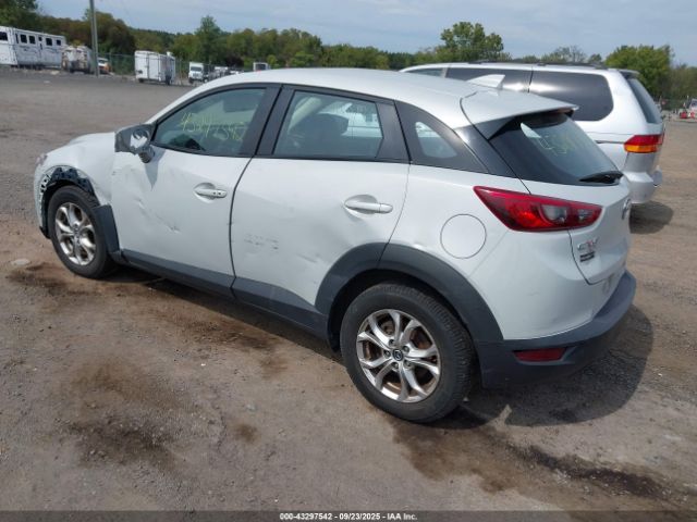2016 MAZDA CX-3 JM1DKFC74G0130817 Photo 2