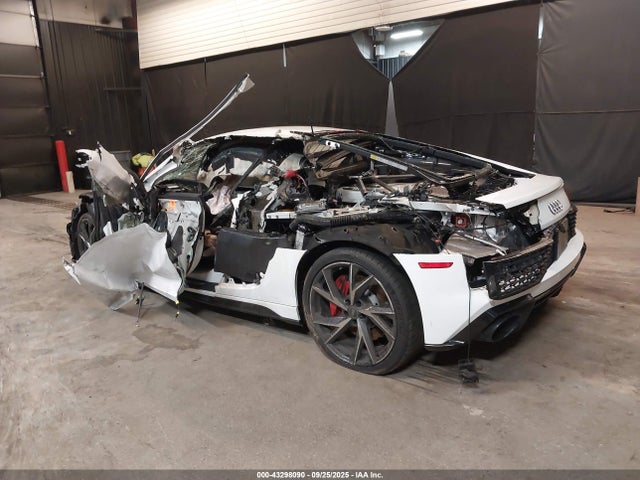2022 AUDI R8 WUACEAFX8N7900462 Photo 2