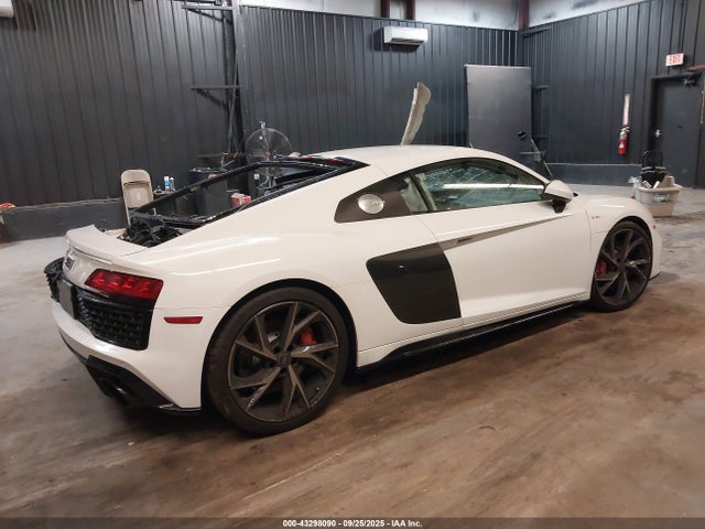 2022 AUDI R8 WUACEAFX8N7900462 Photo 3