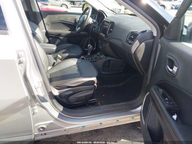 2021 JEEP COMPASS 3C4NJDCB0MT506735 Photo 4