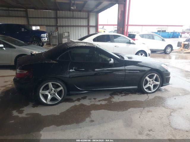 Mercedes-Benz SLK-Class 2016 WDDPK3JA6GF119637 Image 13