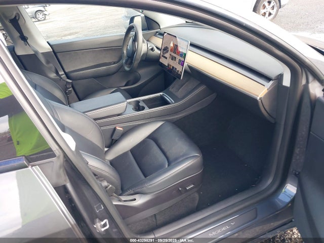 2021 TESLA MODEL Y 5YJYGDEE9MF242058 Photo 4