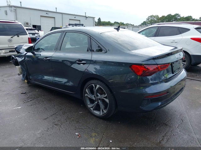 2022 AUDI A3 WAUGUDGY3NA016732 Photo 2