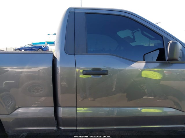 1FTMF1L50SKE04386 Ford 4v
