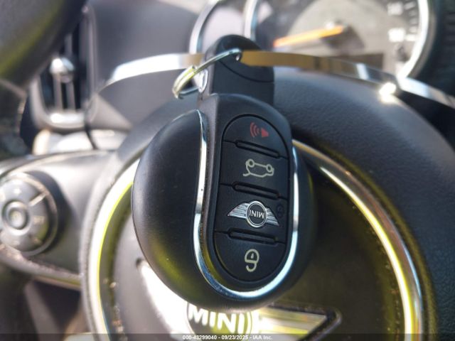 2017 MINI COUNTRYMAN WMZYT5C37H3D79699 Photo 10