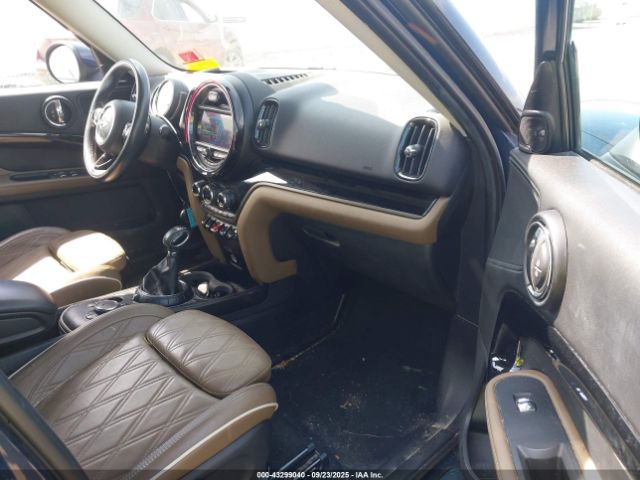 2017 MINI COUNTRYMAN WMZYT5C37H3D79699 Photo 4